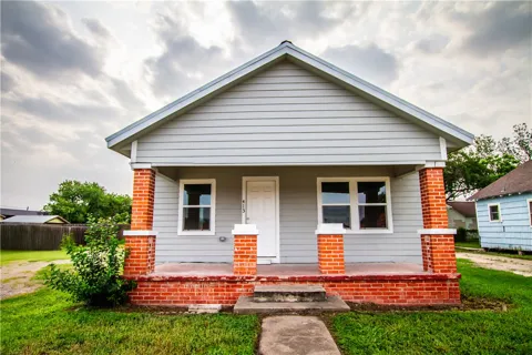 413 South San Patricio