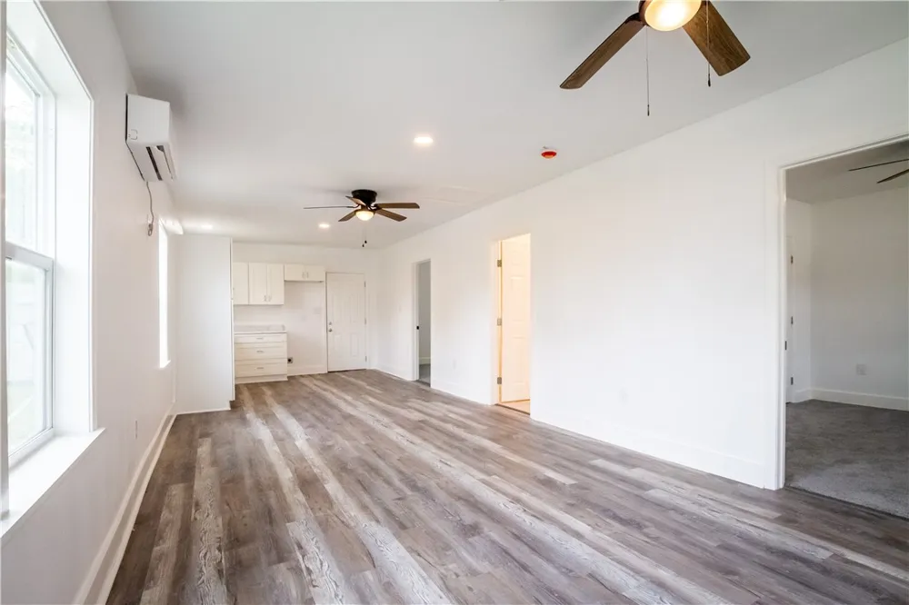 413 South San Patricio Sinton, TX 78387