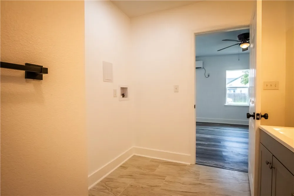 413 South San Patricio Sinton, TX 78387