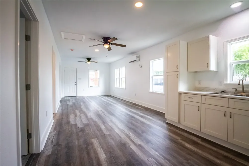 413 South San Patricio Sinton, TX 78387