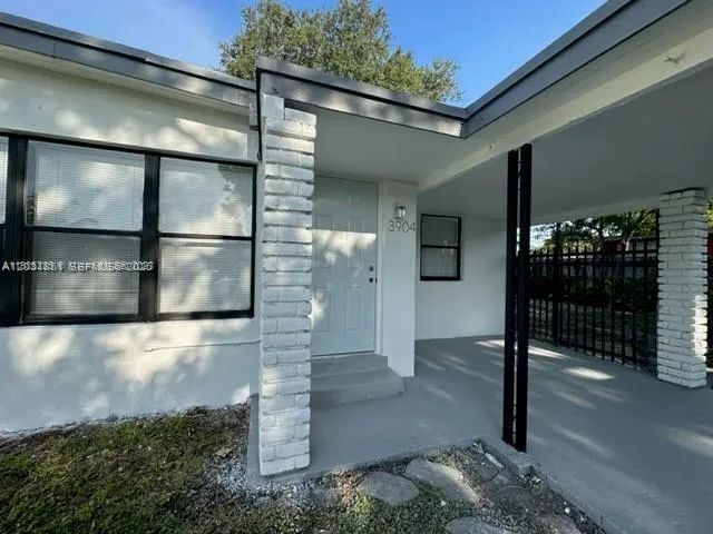 3904 SW 58th Ave West Park, FL 33023
