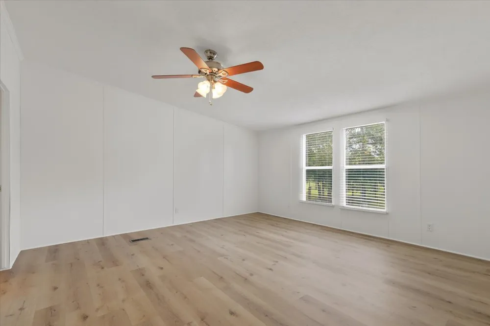 4140 County Road 467 Elgin, TX 78621