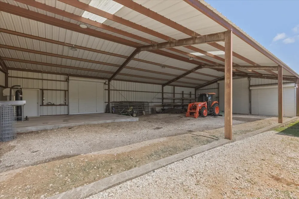 4140 County Road 467 Elgin, TX 78621