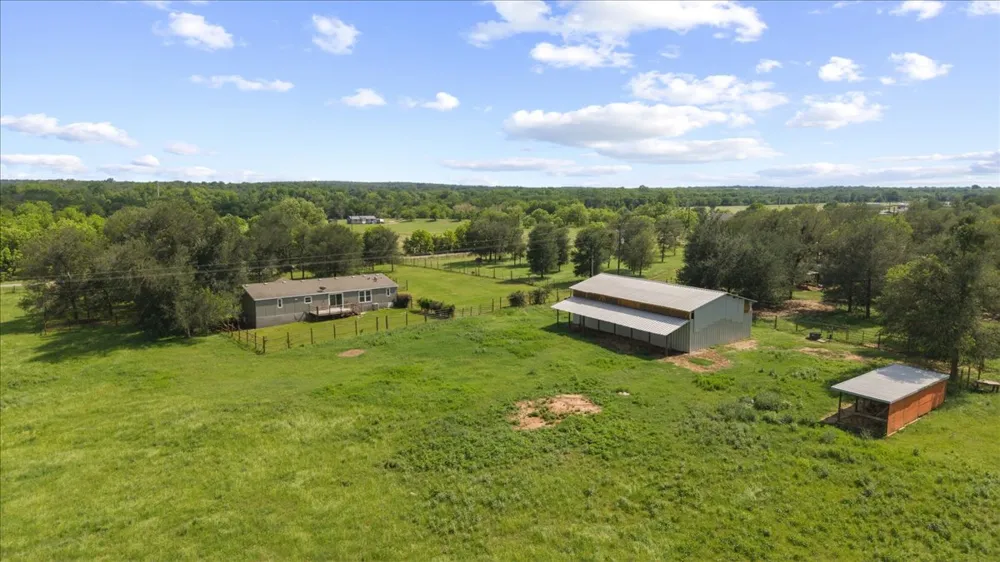 4140 County Road 467 Elgin, TX 78621