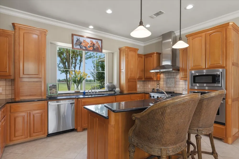 4140 County Road 467 Elgin, TX 78621