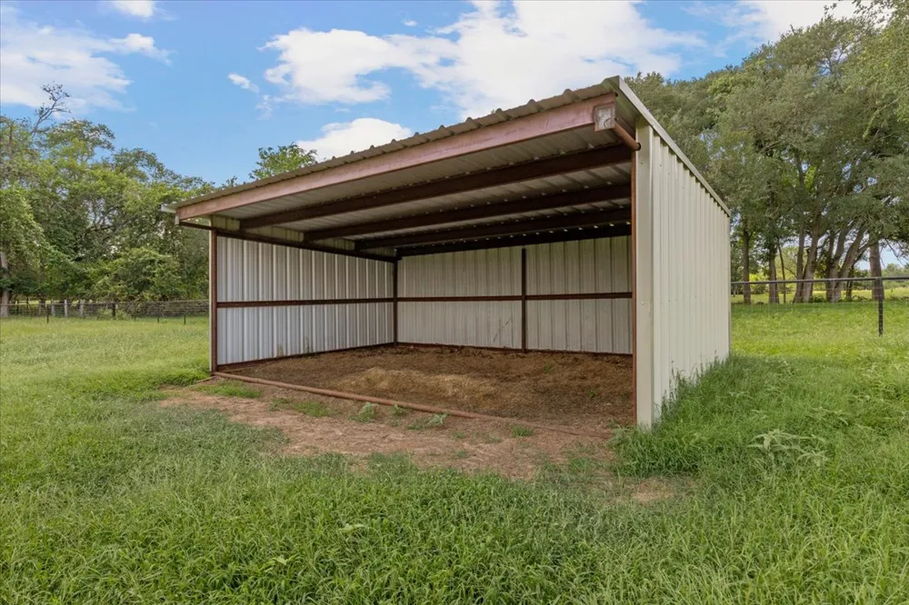 4140 County Road 467 Elgin, TX 78621