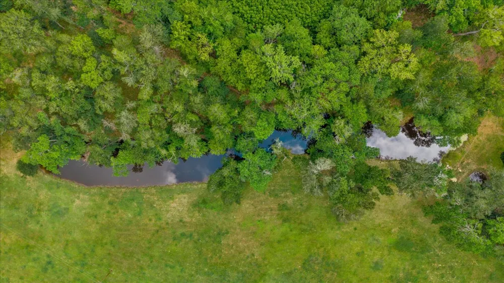4140 County Road 467 Elgin, TX 78621