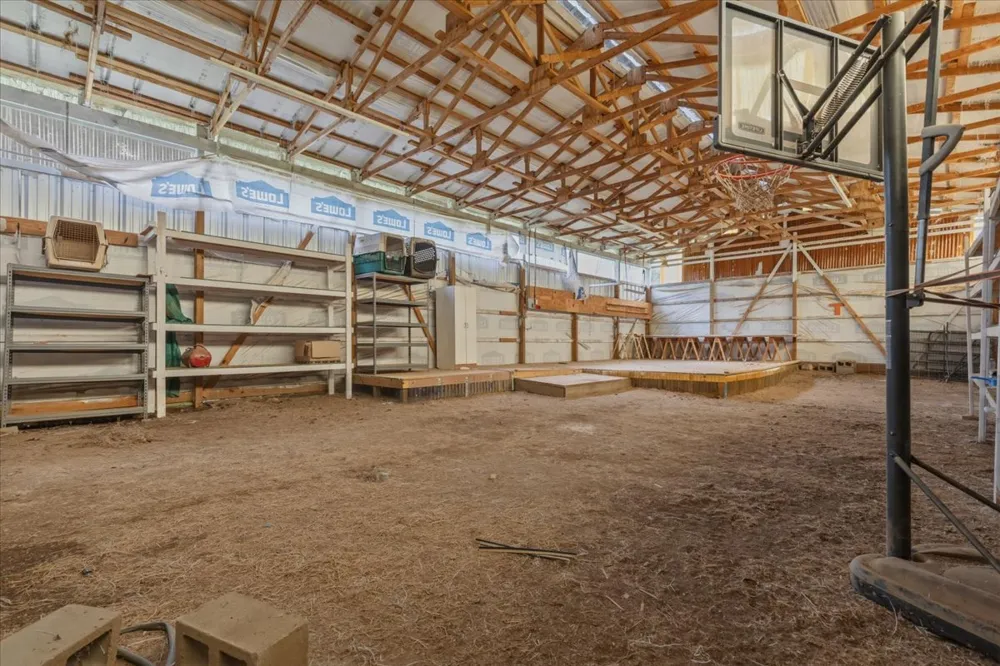 4140 County Road 467 Elgin, TX 78621