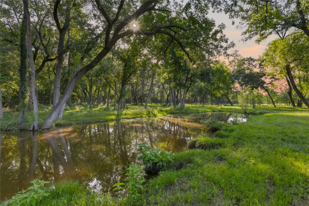 4140 County Road 467 Elgin, TX 78621