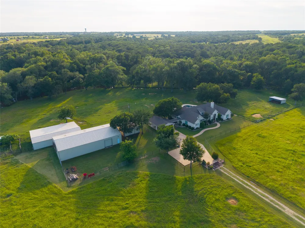 4140 County Road 467 Elgin, TX 78621