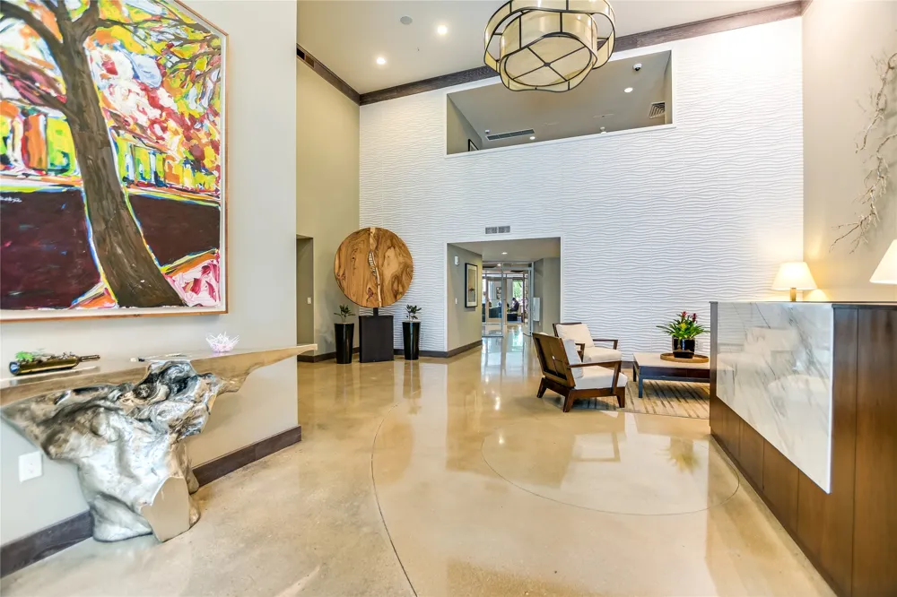 54 Rainey Street #811 Austin, TX 78701