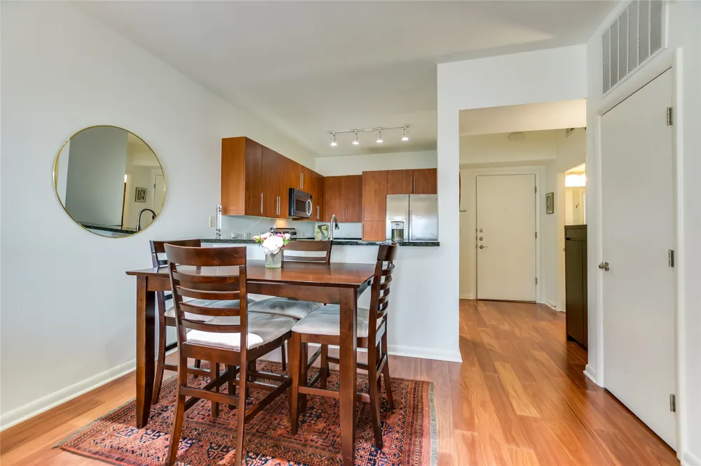54 Rainey Street #811 Austin, TX 78701