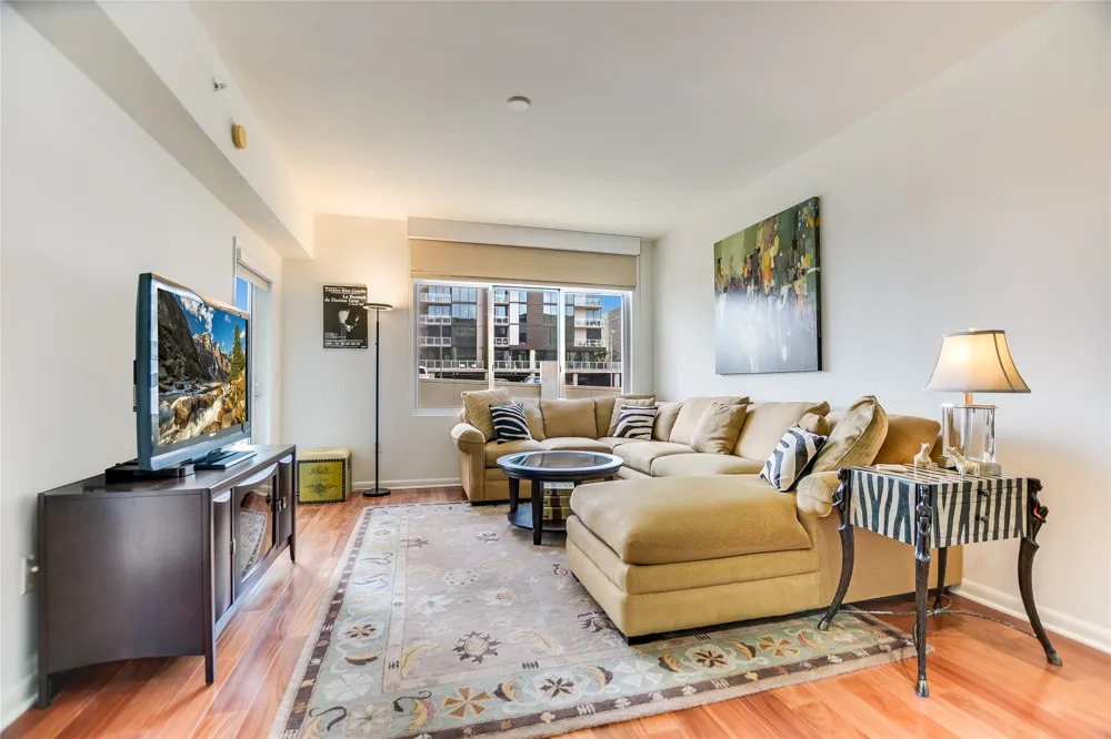 54 Rainey Street #811 Austin, TX 78701