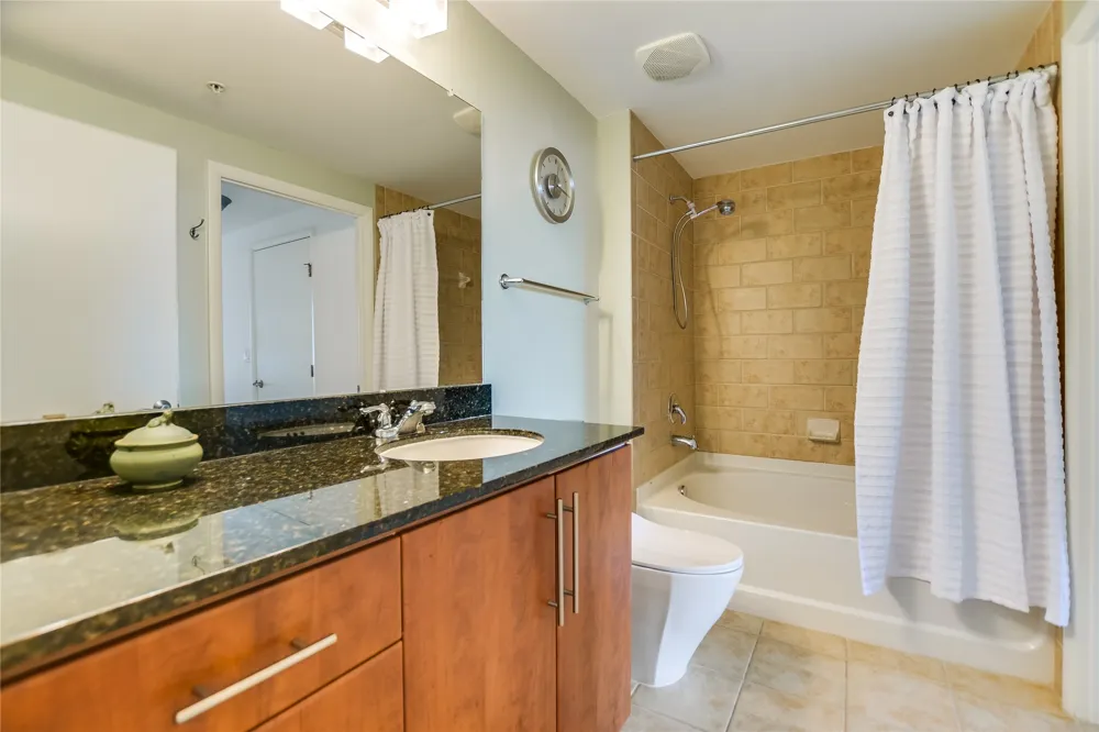 54 Rainey Street #811 Austin, TX 78701