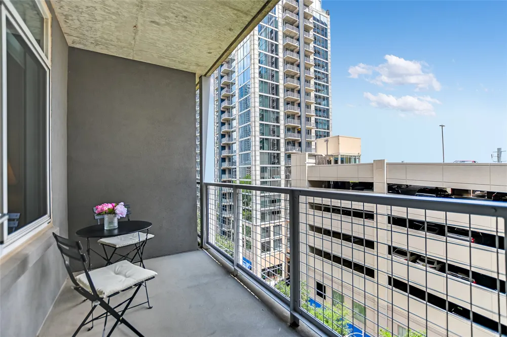 54 Rainey Street #811 Austin, TX 78701