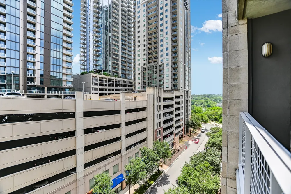 54 Rainey Street #811 Austin, TX 78701