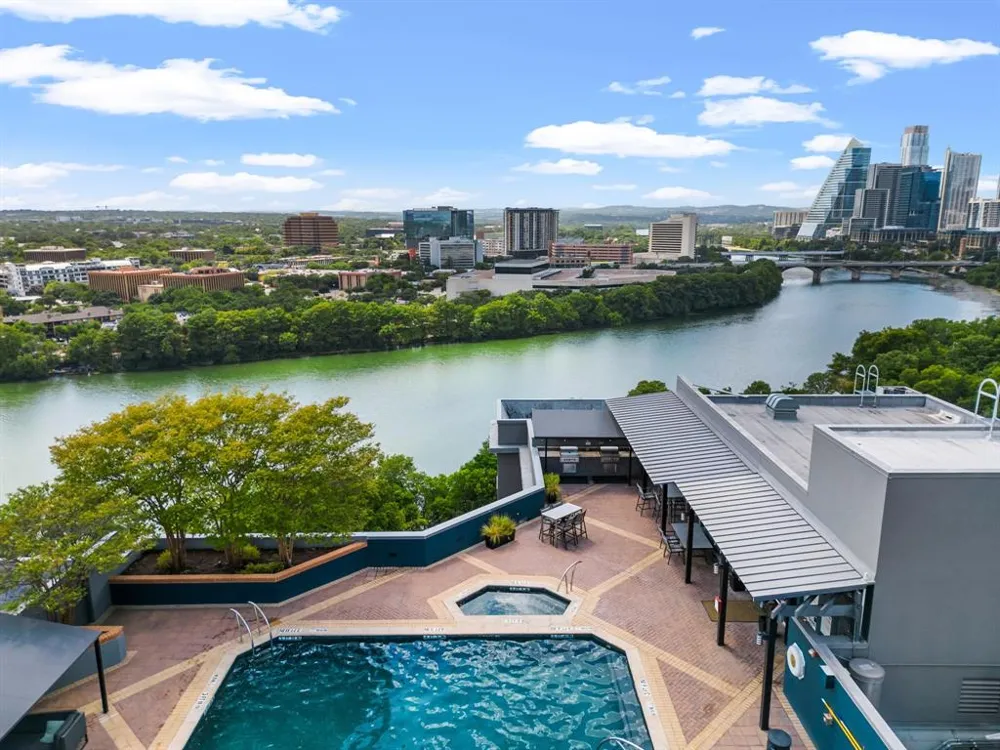 54 Rainey Street #811 Austin, TX 78701