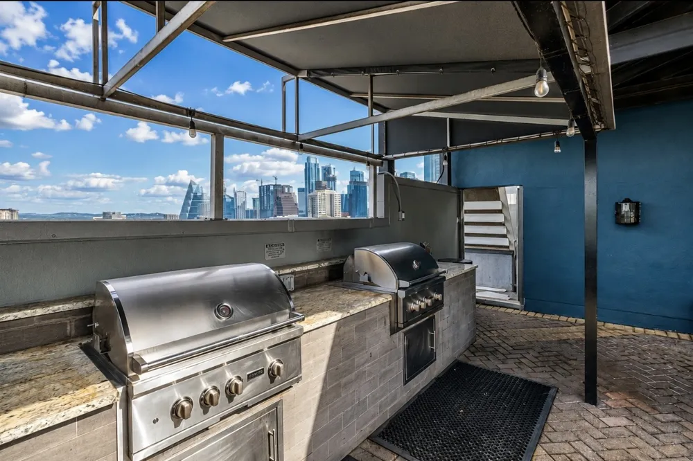 54 Rainey Street #811 Austin, TX 78701
