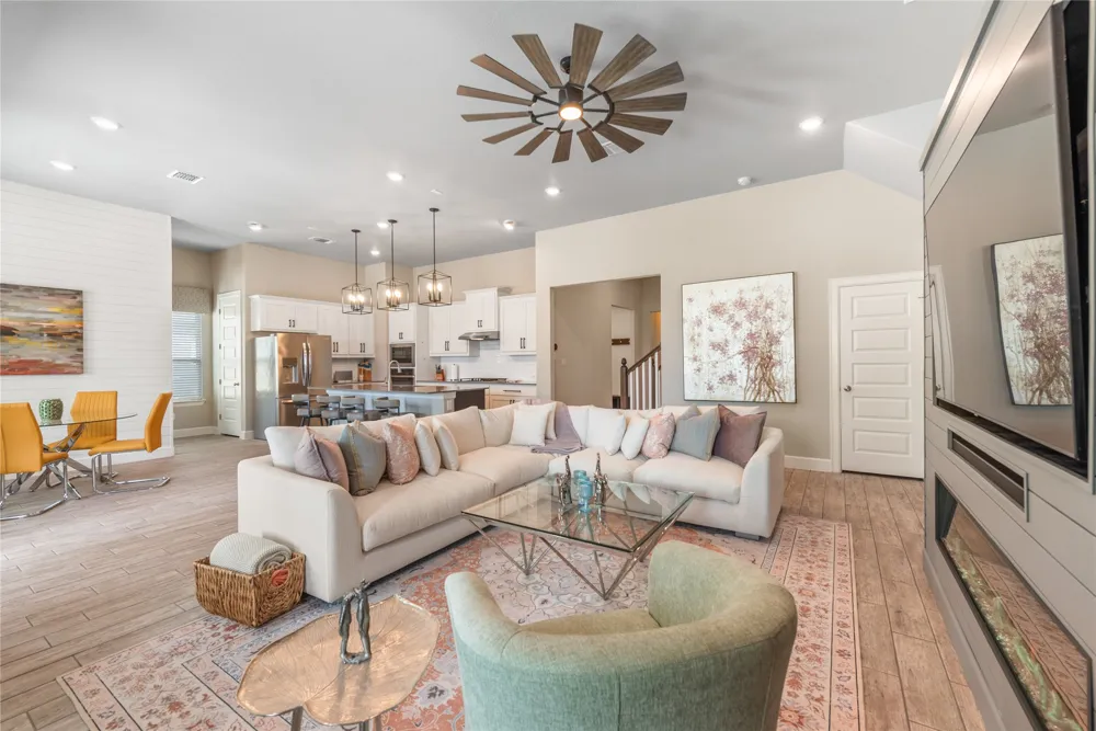 689 Pink Granite Boulevard Dripping Springs, TX 78620