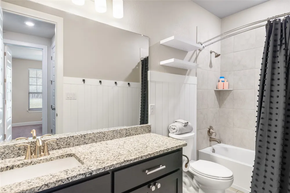 689 Pink Granite Boulevard Dripping Springs, TX 78620