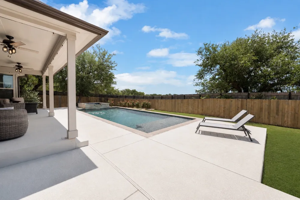 689 Pink Granite Boulevard Dripping Springs, TX 78620