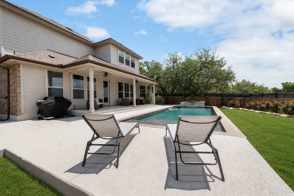 689 Pink Granite Boulevard Dripping Springs, TX 78620
