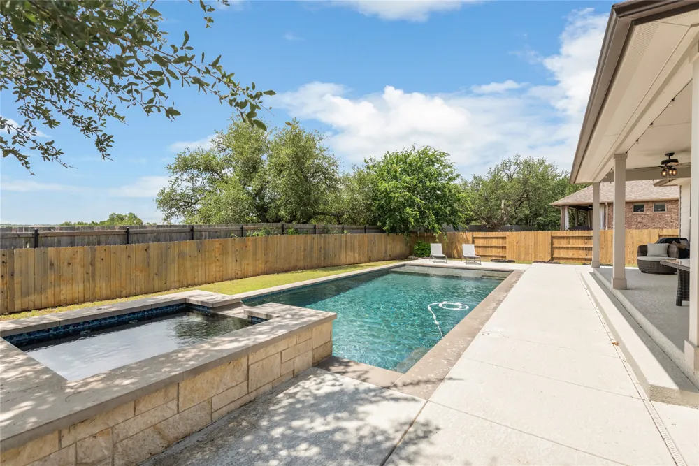 689 Pink Granite Boulevard Dripping Springs, TX 78620