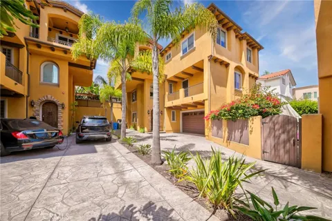 2117 Clark Lane #B