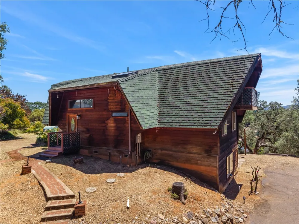 1239 Boggs Lane Lakeport, CA 95453