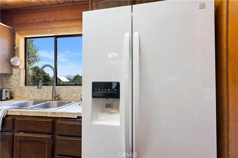 1239 Boggs Lane Lakeport, CA 95453