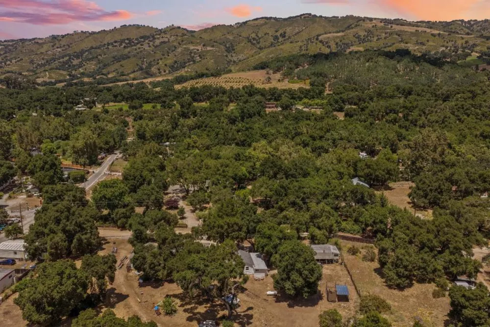 37140 Nason Road Carmel Valley, CA 93924