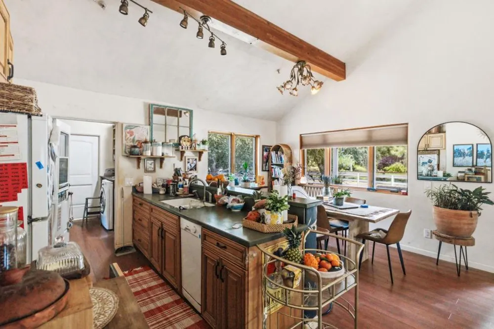 37140 Nason Road Carmel Valley, CA 93924
