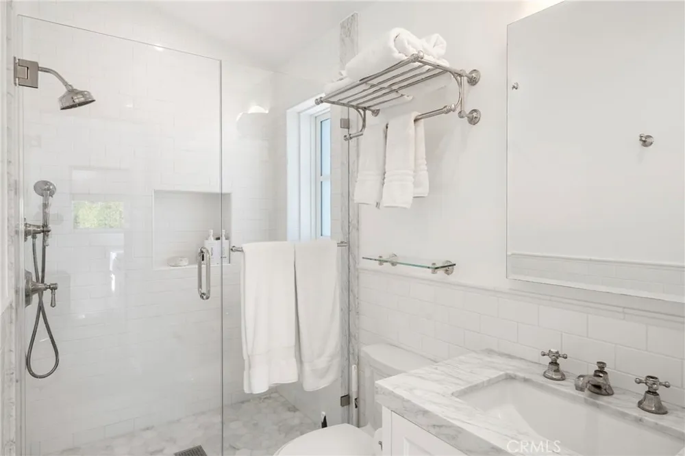 2520 Alta Avenue Santa Monica, CA 90402