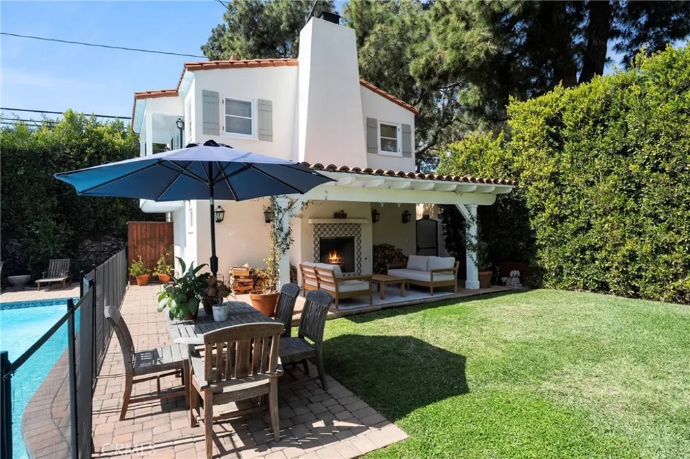 2520 Alta Avenue Santa Monica, CA 90402