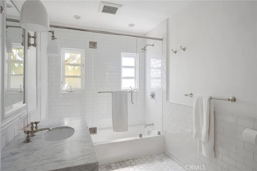 2520 Alta Avenue Santa Monica, CA 90402