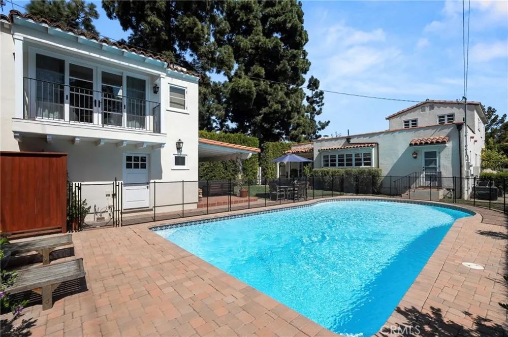 2520 Alta Avenue Santa Monica, CA 90402