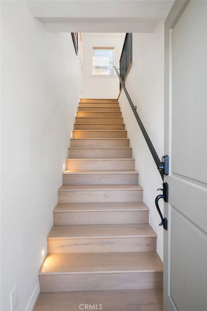 2520 Alta Avenue Santa Monica, CA 90402
