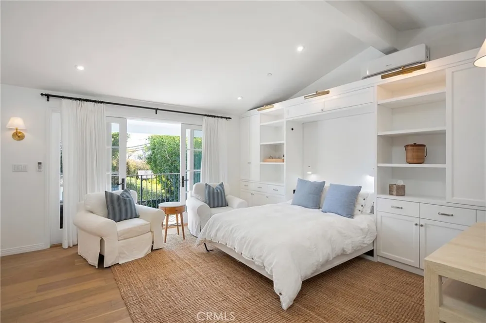 2520 Alta Avenue Santa Monica, CA 90402