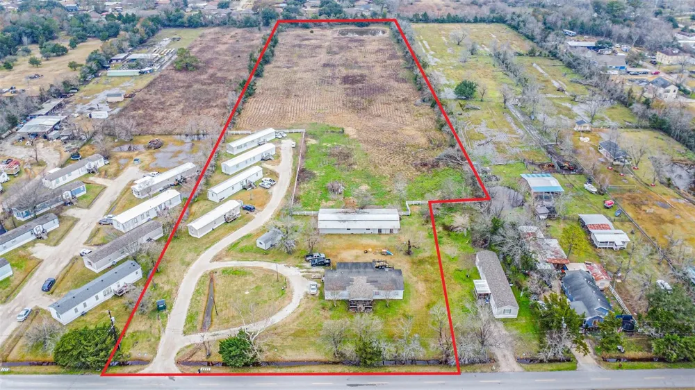 1300 Battlebell Road Highlands, TX 77562
