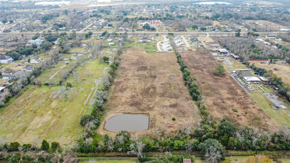 1300 Battlebell Road Highlands, TX 77562