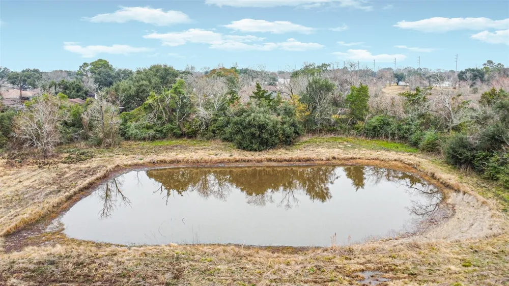1300 Battlebell Road Highlands, TX 77562