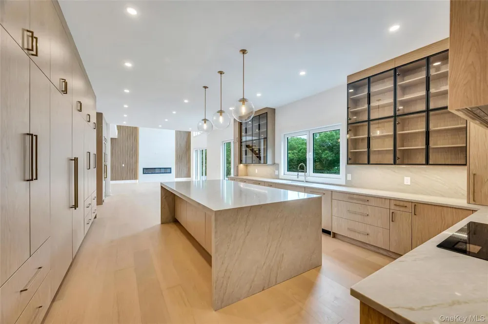 15 Folger Lane Dix Hills, NY 11746