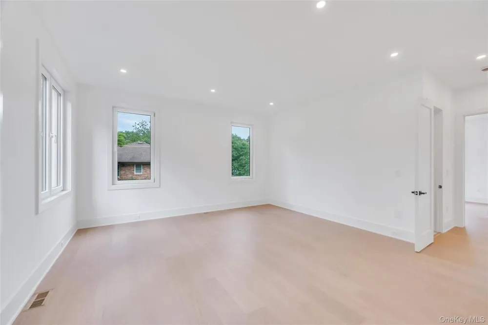 15 Folger Lane Dix Hills, NY 11746