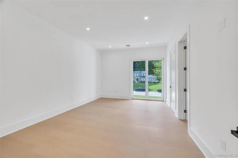 15 Folger Lane Dix Hills, NY 11746