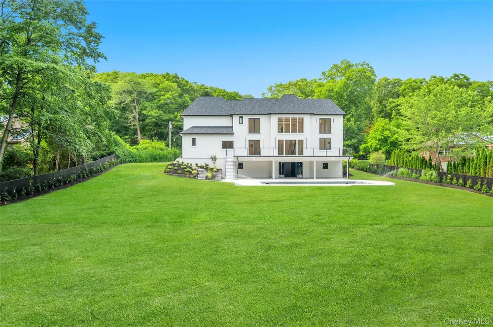 15 Folger Lane Dix Hills, NY 11746