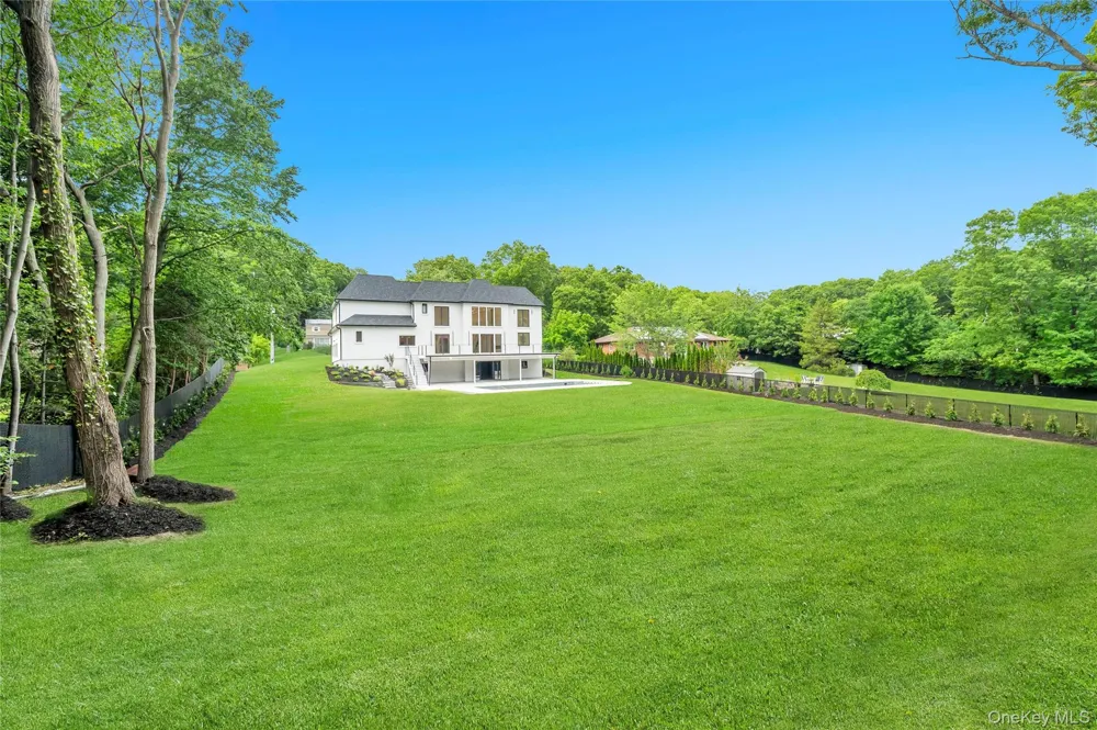 15 Folger Lane Dix Hills, NY 11746