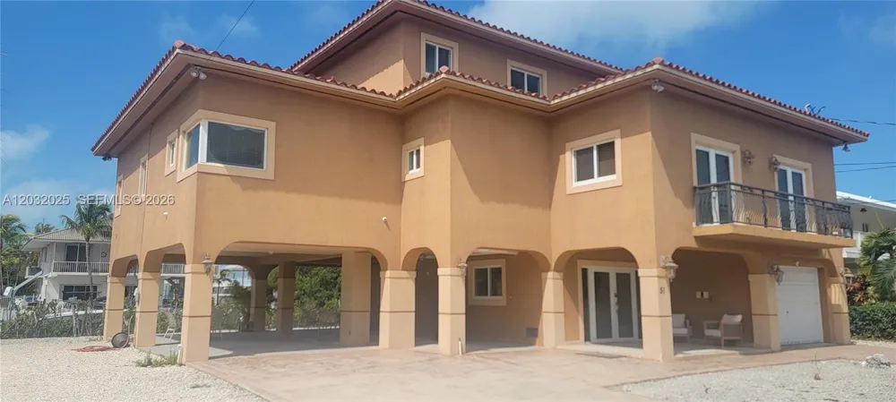 51 W Plaza Del Lago #. Islamorada, FL 33036