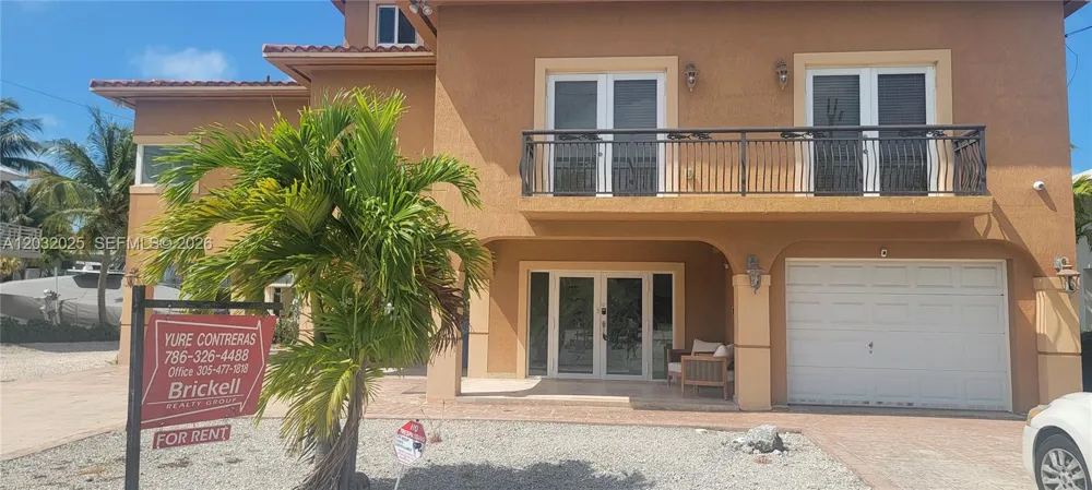 51 W Plaza Del Lago #. Islamorada, FL 33036