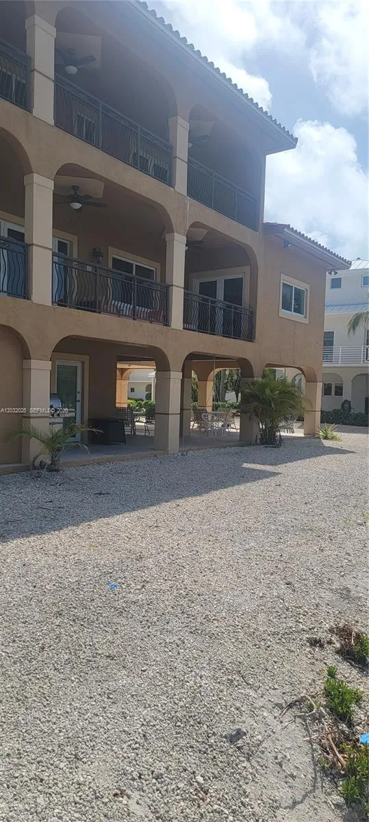 51 W Plaza Del Lago #. Islamorada, FL 33036