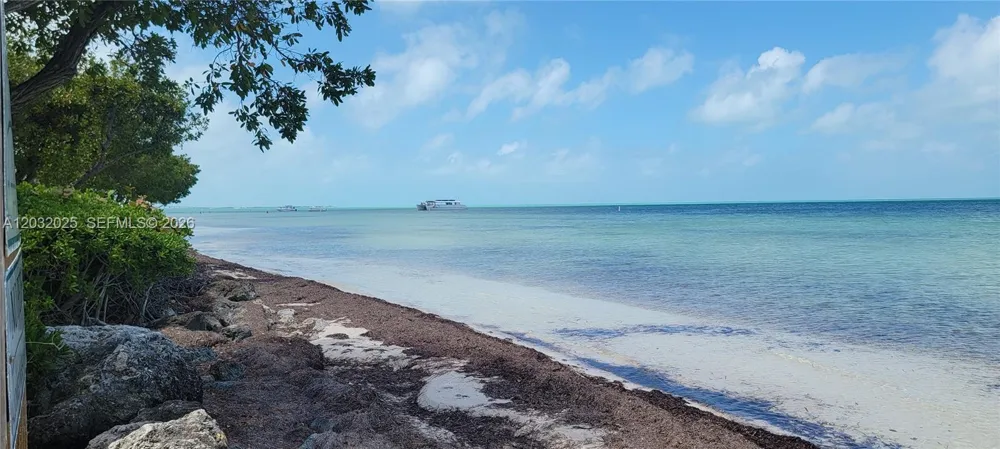 51 W Plaza Del Lago #. Islamorada, FL 33036